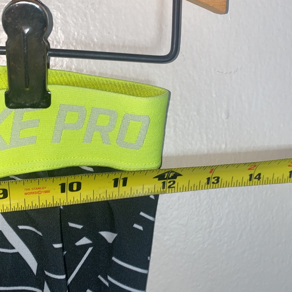 🪿Adorable Nike Dri-fit capris leggings! - Picture 5 of 10
